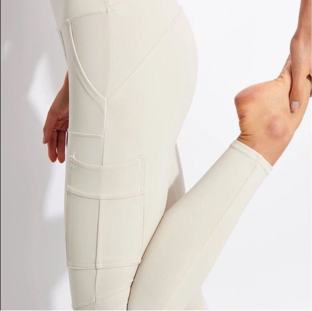 Alo Yoga Cargo White Cream Soft High Waisted Leggings Size Small Full Length